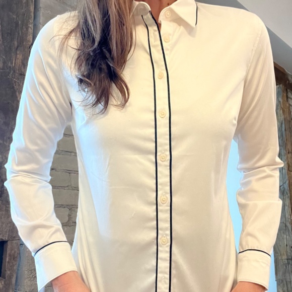 Banana Republic Tailored fit button down Size 4 - Picture 1 of 3